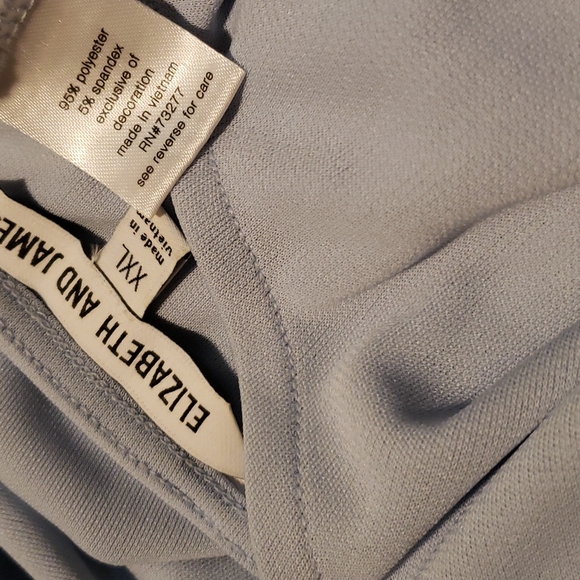 Elizabeth And James - Picture 8 of 10